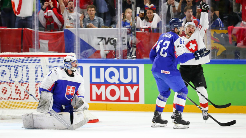 Slováci prohráli i se Švýcary. Aho šesti body sestřelil Lotyšsko