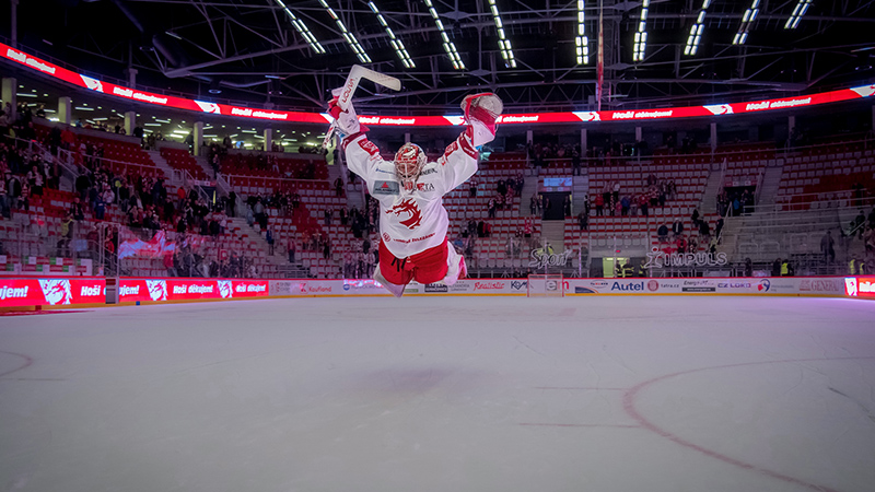 https://www.hokej.cz/files/images/215/mom18kvaca-letec-listopad2019.jpg