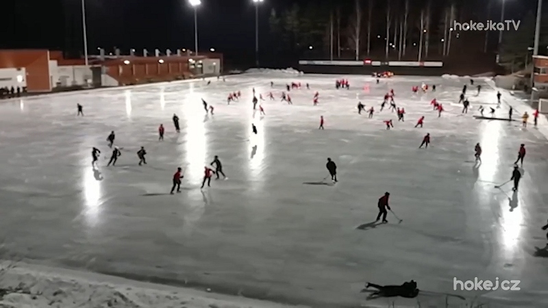 Hřiště všude, kam se podíváš. Jak a kde trénují 12letí hokejisté v Jyväskylä?