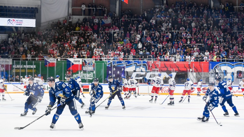 ONLINE: Češi zahajují domácí hry, v akci i posily z NHL