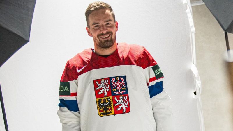 Odhaleno! Češi ukázali bílou sadu dresů pro MS